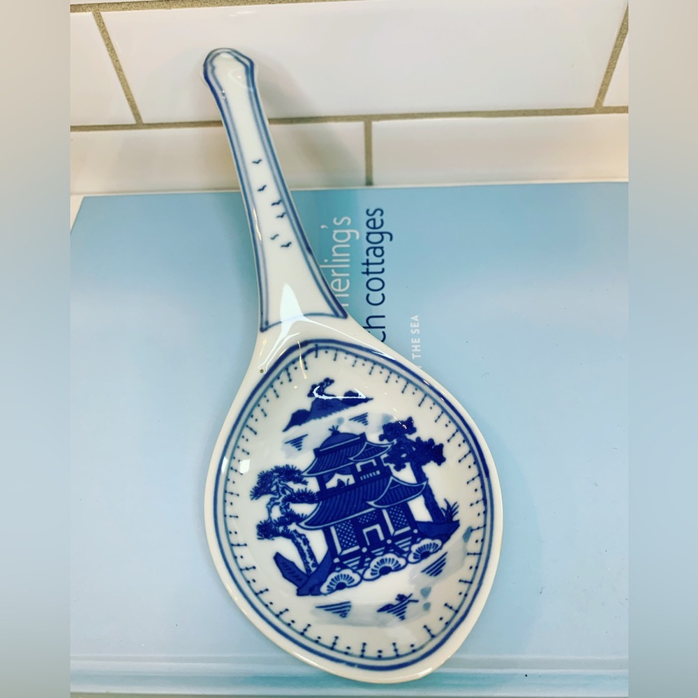 Chinese Pagoda Motif Spoon